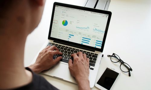 Here are 6 reasons we recommend you should start reviewing your financial reports